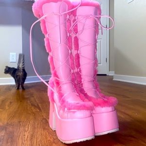 Demoni Cubby 311 size 8 platforms